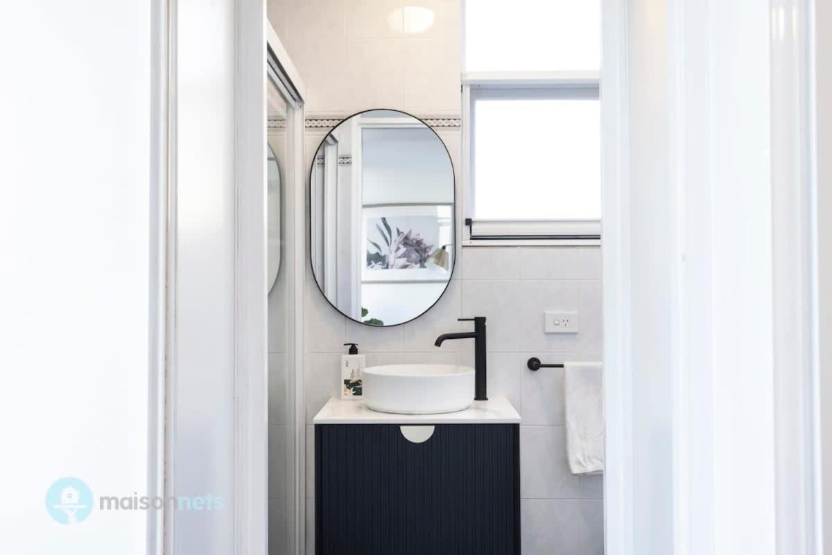 Studio Apt With Parking Balcony & Water Views Sidney Exterior foto