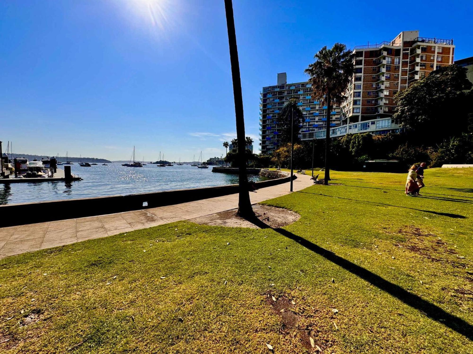 Studio Apt With Parking Balcony & Water Views Sidney Exterior foto